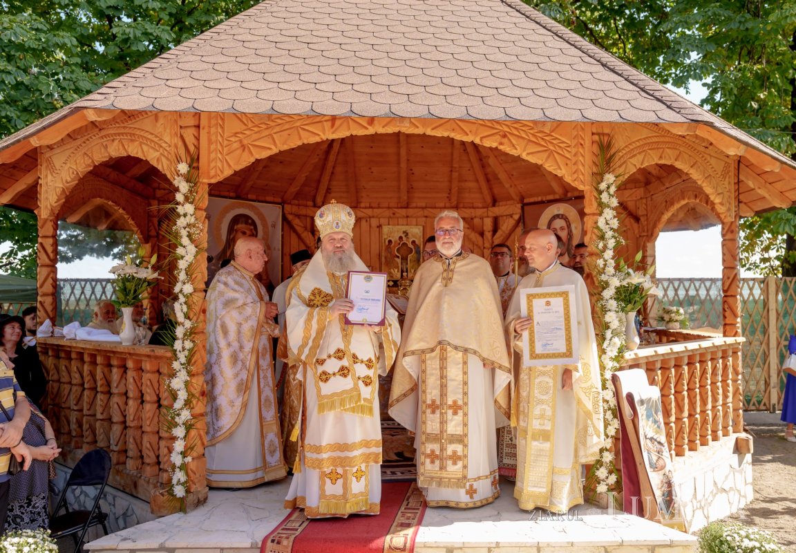 Sfințirea paraclisului Parohiei Fefelei din judeţul Prahova 342236