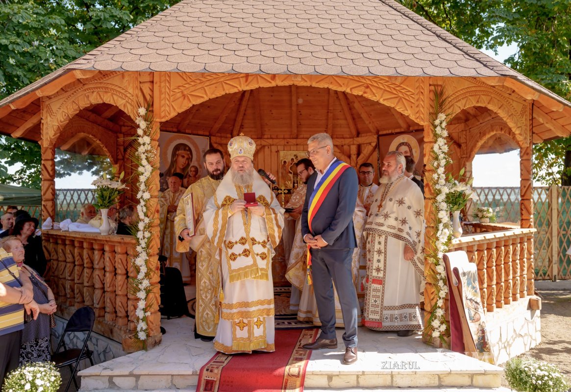 Sfințirea paraclisului Parohiei Fefelei din judeţul Prahova 342237