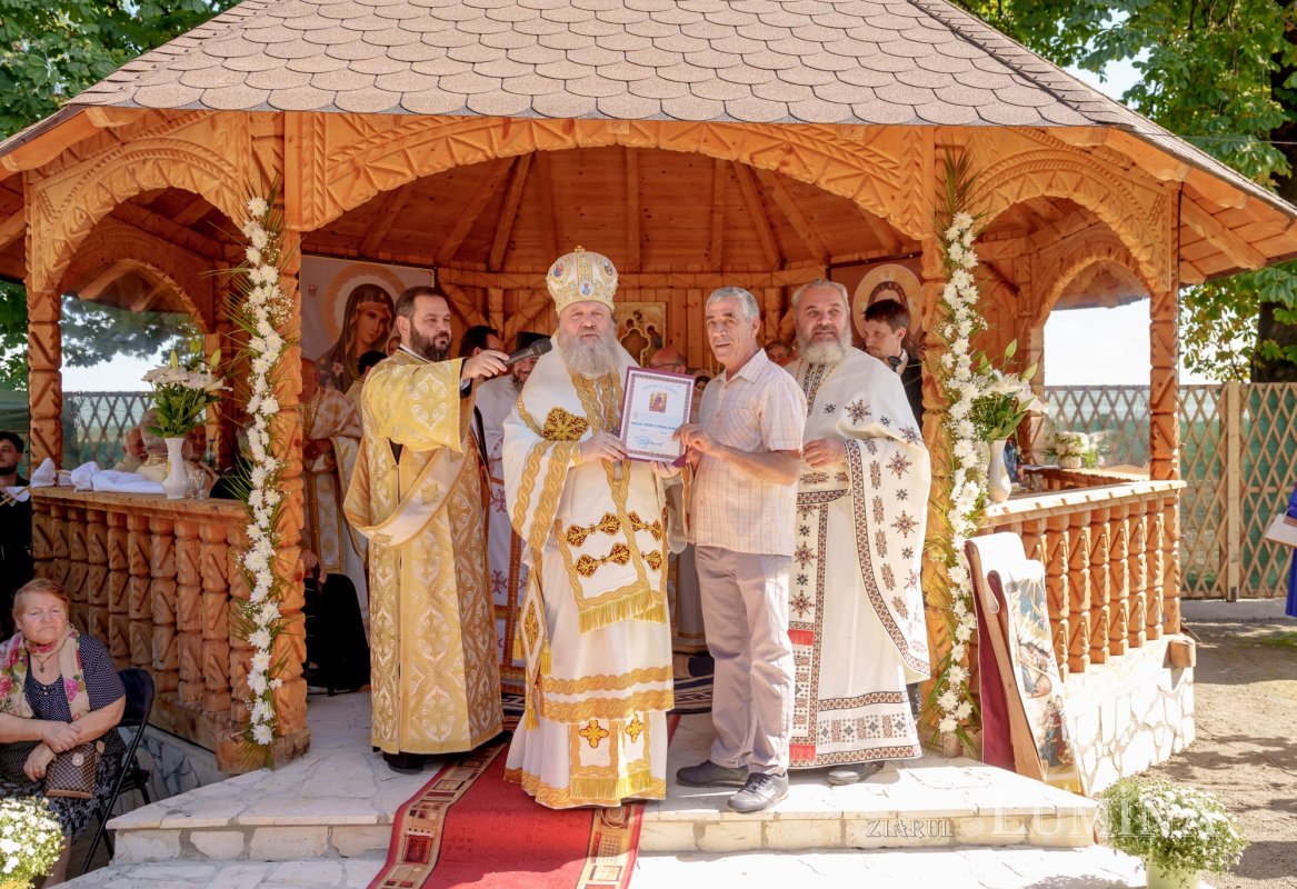 Sfințirea paraclisului Parohiei Fefelei din judeţul Prahova 342239