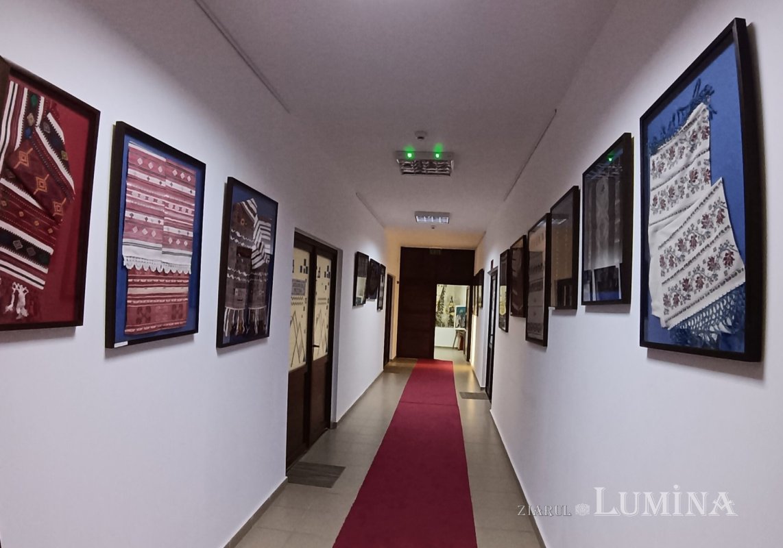 Comorile ţesute de la Centrul Cultural „Cela Neamţu” 342451