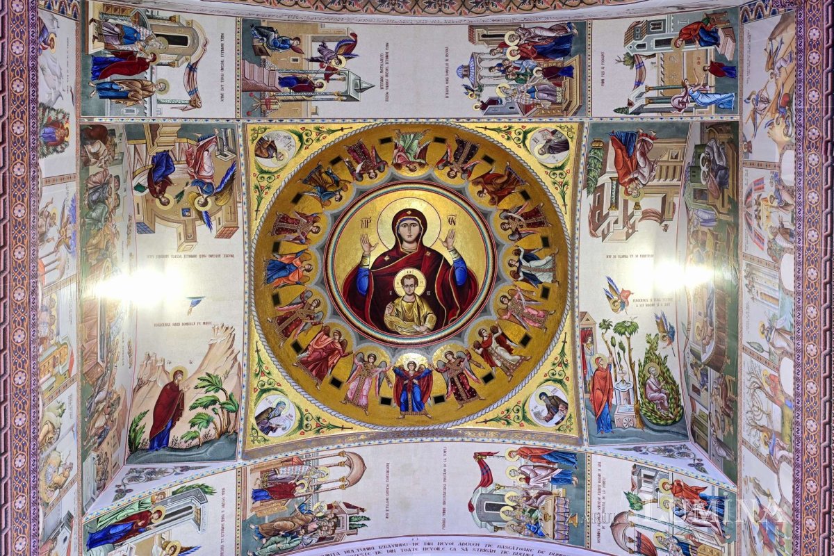 Sclipirile Luminii: Catedrala Naţională din Bucureşti 342524