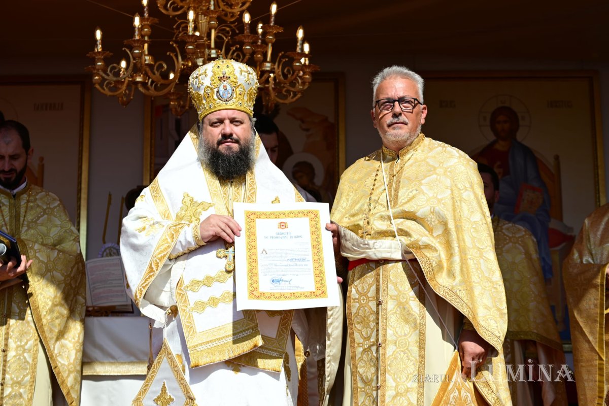 Sfințirea unei biserici înnoite din judeţul Ilfov 342650