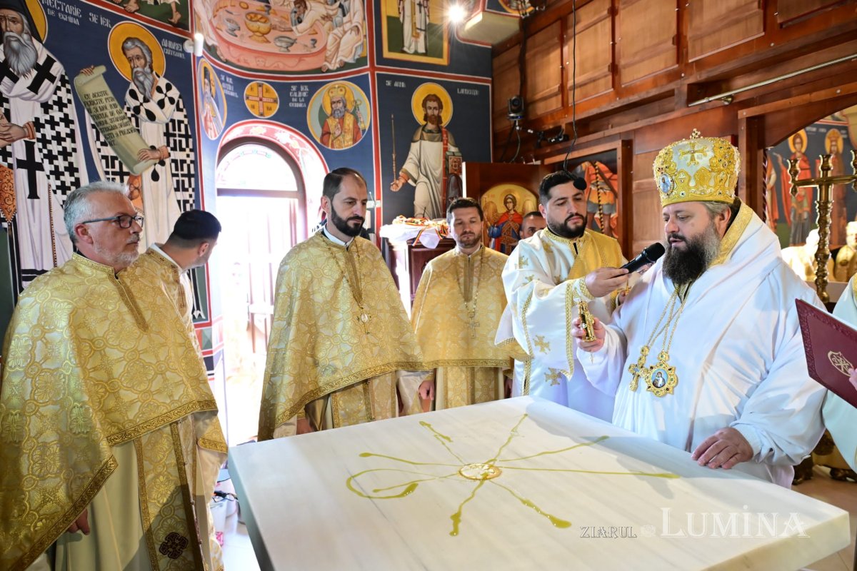 Sfințirea unei biserici înnoite din judeţul Ilfov 342653