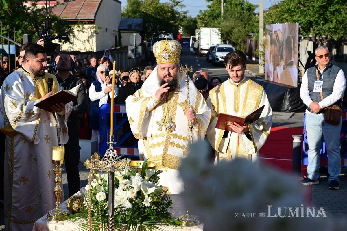 Sfințirea unei biserici înnoite din judeţul Ilfov 342661