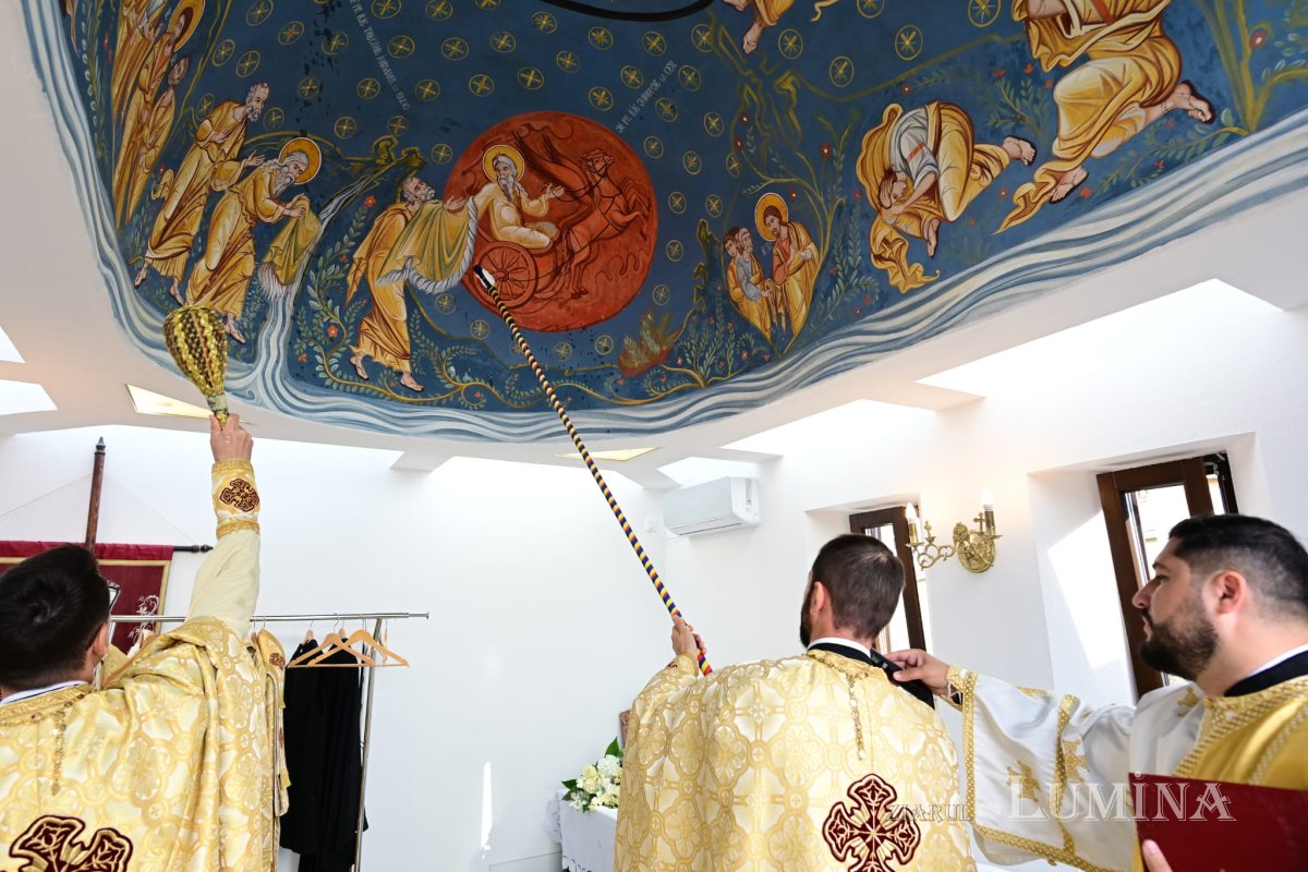 Sfințirea unei biserici înnoite din judeţul Ilfov 342662