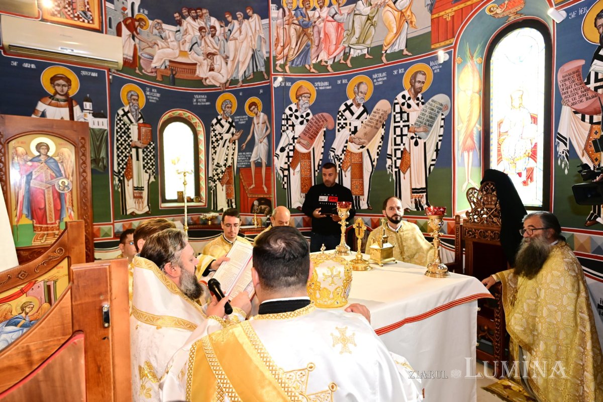 Sfințirea unei biserici înnoite din judeţul Ilfov 342664