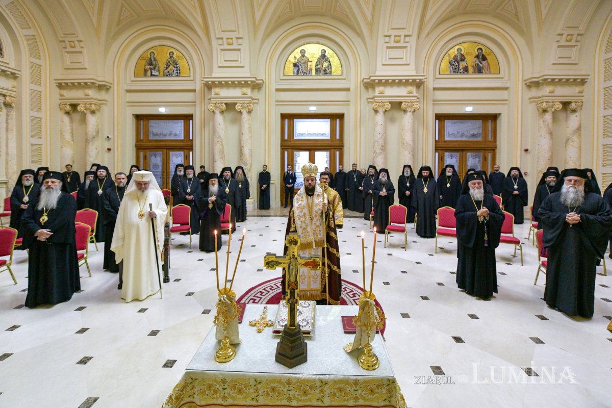 Întrunirea Sfântului Sinod la Palatul Patriarhiei 342779
