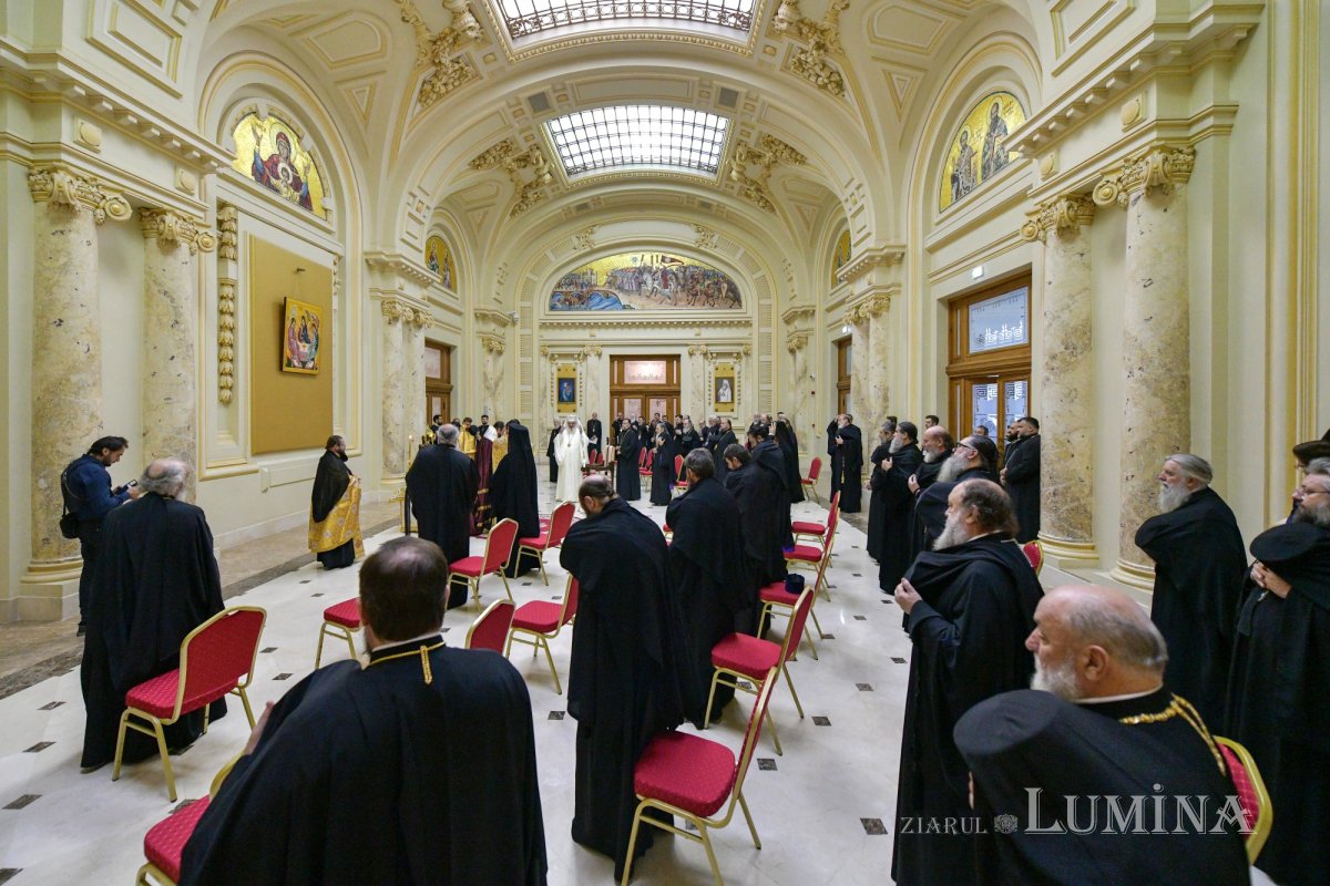 Întrunirea Sfântului Sinod la Palatul Patriarhiei 342781