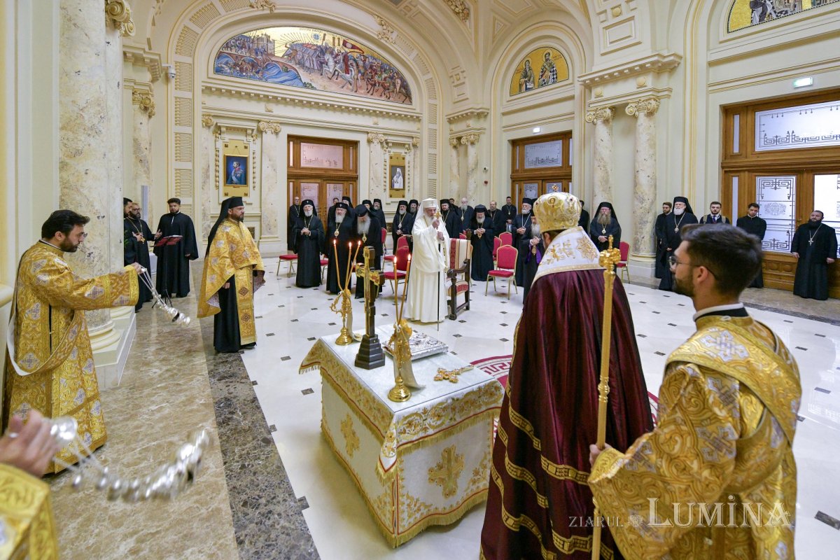 Întrunirea Sfântului Sinod la Palatul Patriarhiei 342782