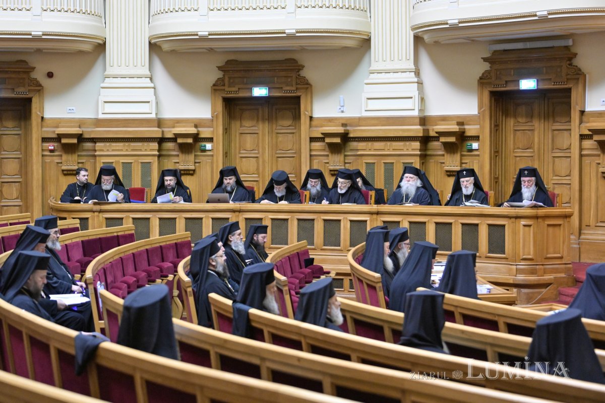 Întrunirea Sfântului Sinod la Palatul Patriarhiei 342785
