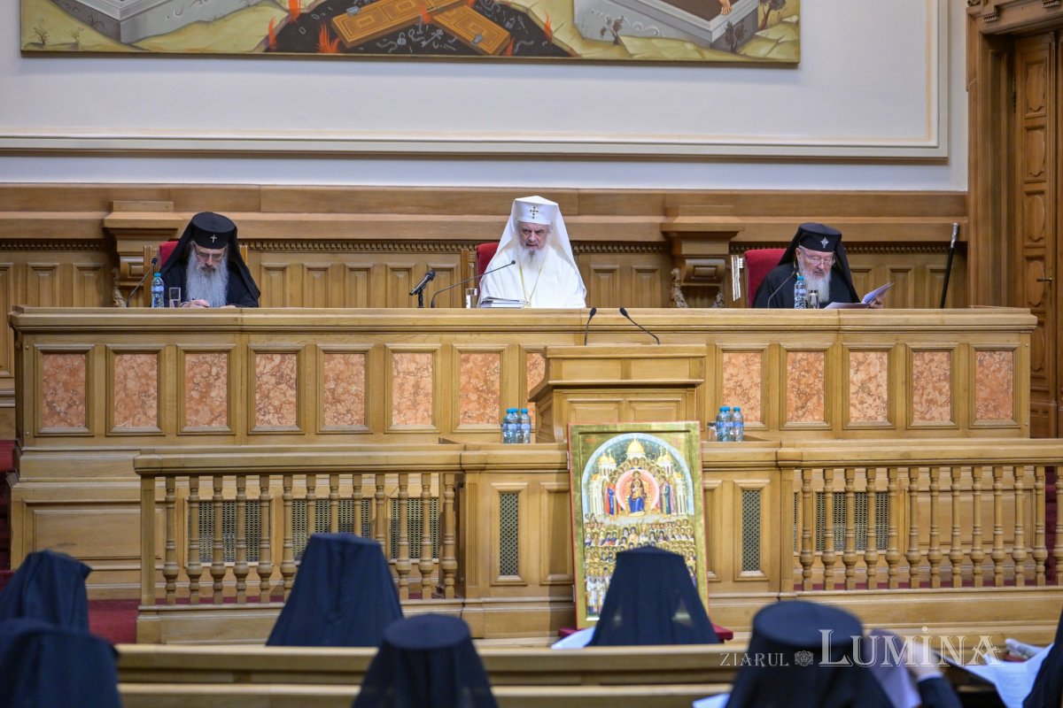 Întrunirea Sfântului Sinod la Palatul Patriarhiei 342789