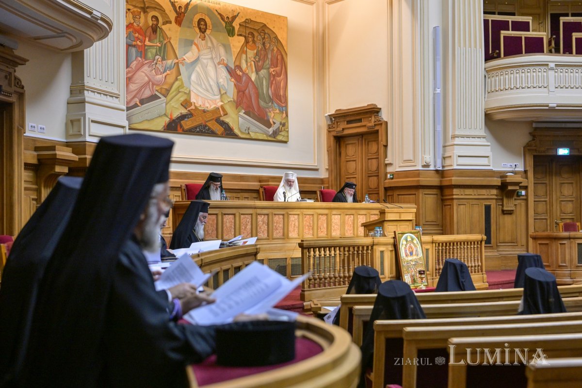 Întrunirea Sfântului Sinod la Palatul Patriarhiei 342790
