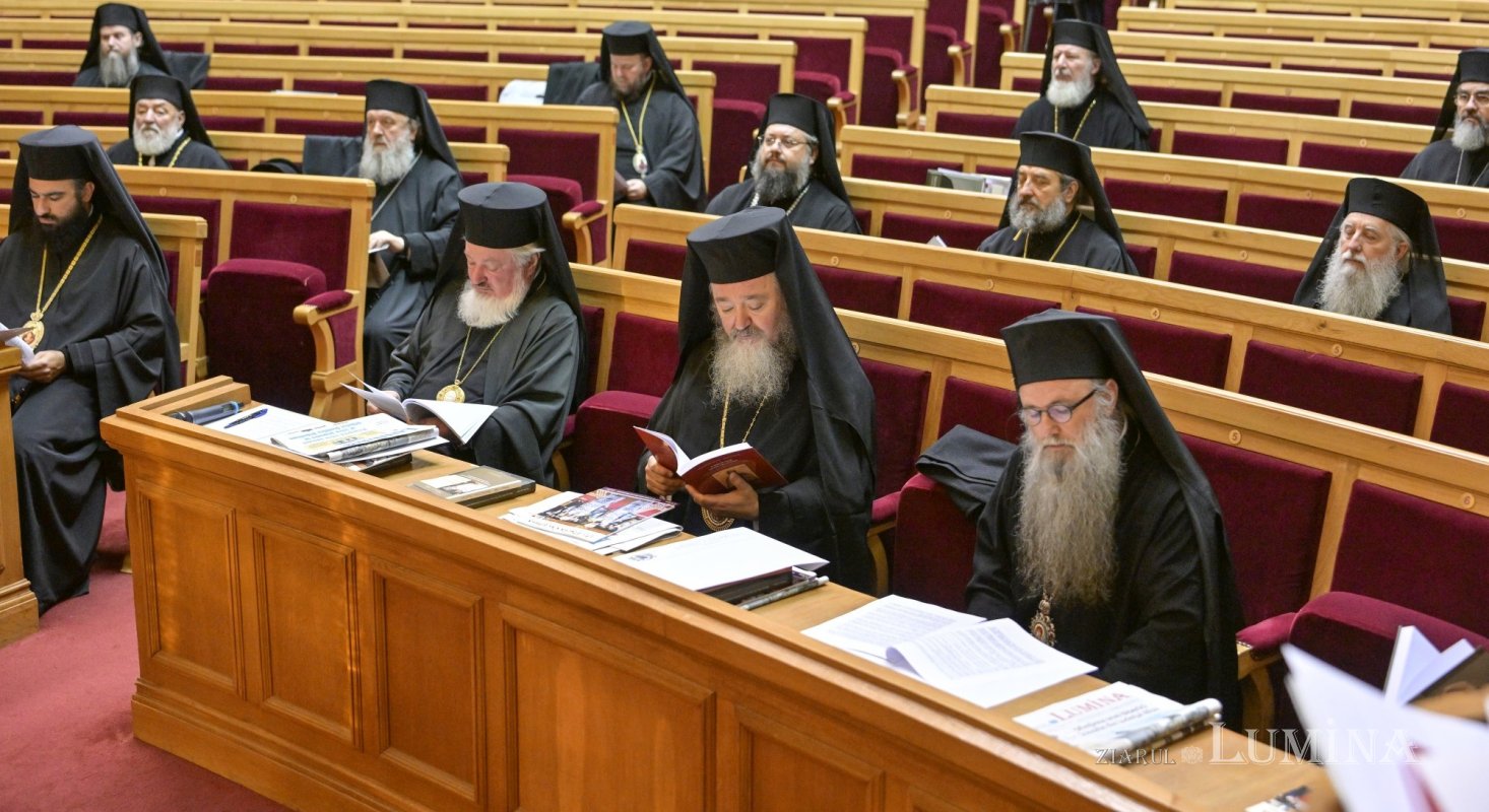 Întrunirea Sfântului Sinod la Palatul Patriarhiei 342791