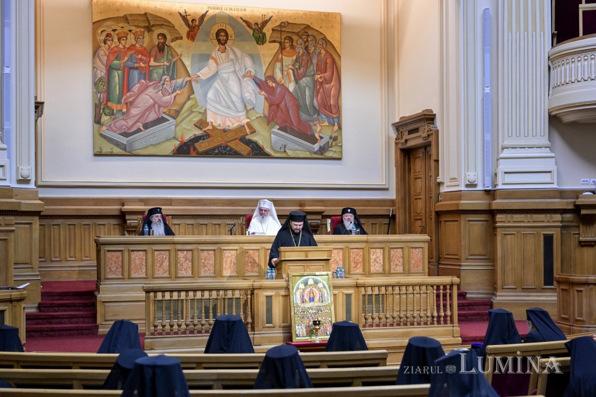 Întrunirea Sfântului Sinod la Palatul Patriarhiei 342795