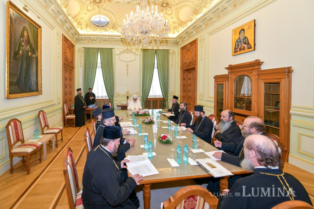 Întrunirea Sfântului Sinod la Palatul Patriarhiei 342796
