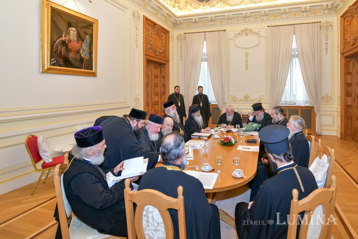Întrunirea Sfântului Sinod la Palatul Patriarhiei 342797