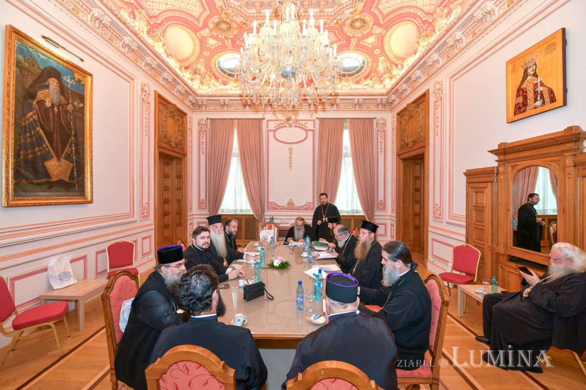 Întrunirea Sfântului Sinod la Palatul Patriarhiei 342798