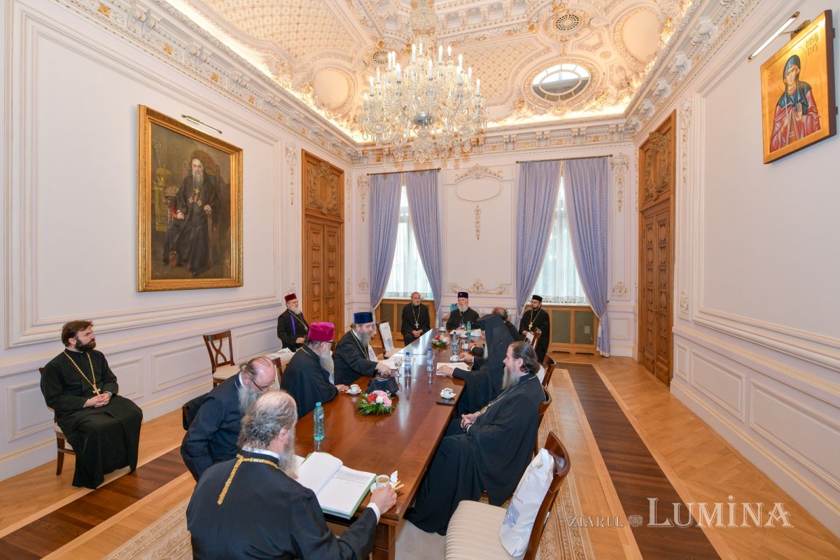 Întrunirea Sfântului Sinod la Palatul Patriarhiei 342799
