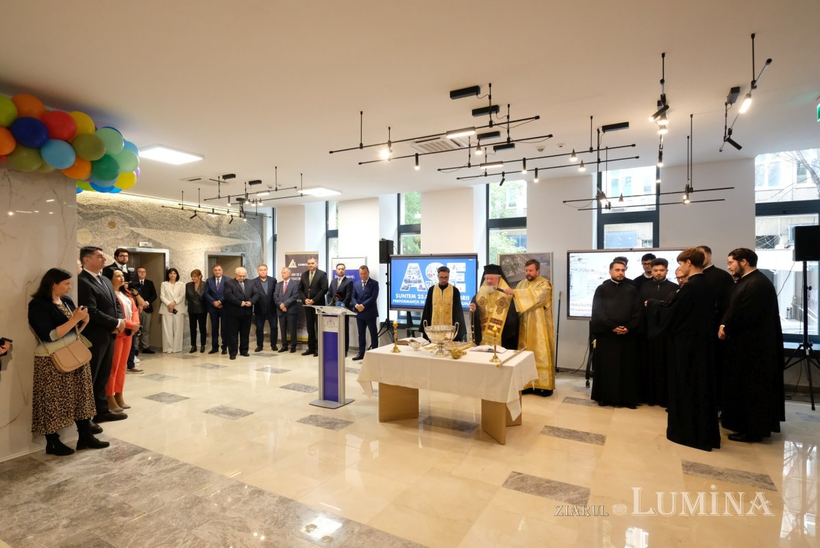 Slujbă de binecuvântare la Academia de Studii Economice din Capitală 342817