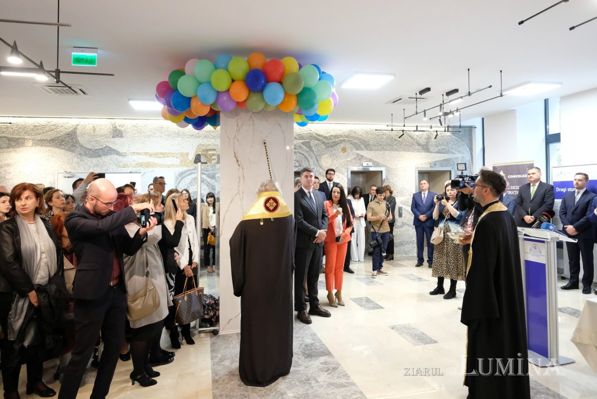 Slujbă de binecuvântare la Academia de Studii Economice din Capitală 342823