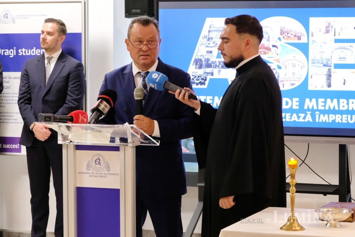 Slujbă de binecuvântare la Academia de Studii Economice din Capitală 342825