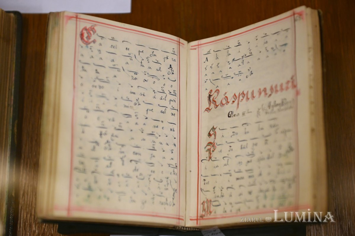 Vernisajul expoziției de partituri psaltice la Biblioteca Sfântului Sinod 342889