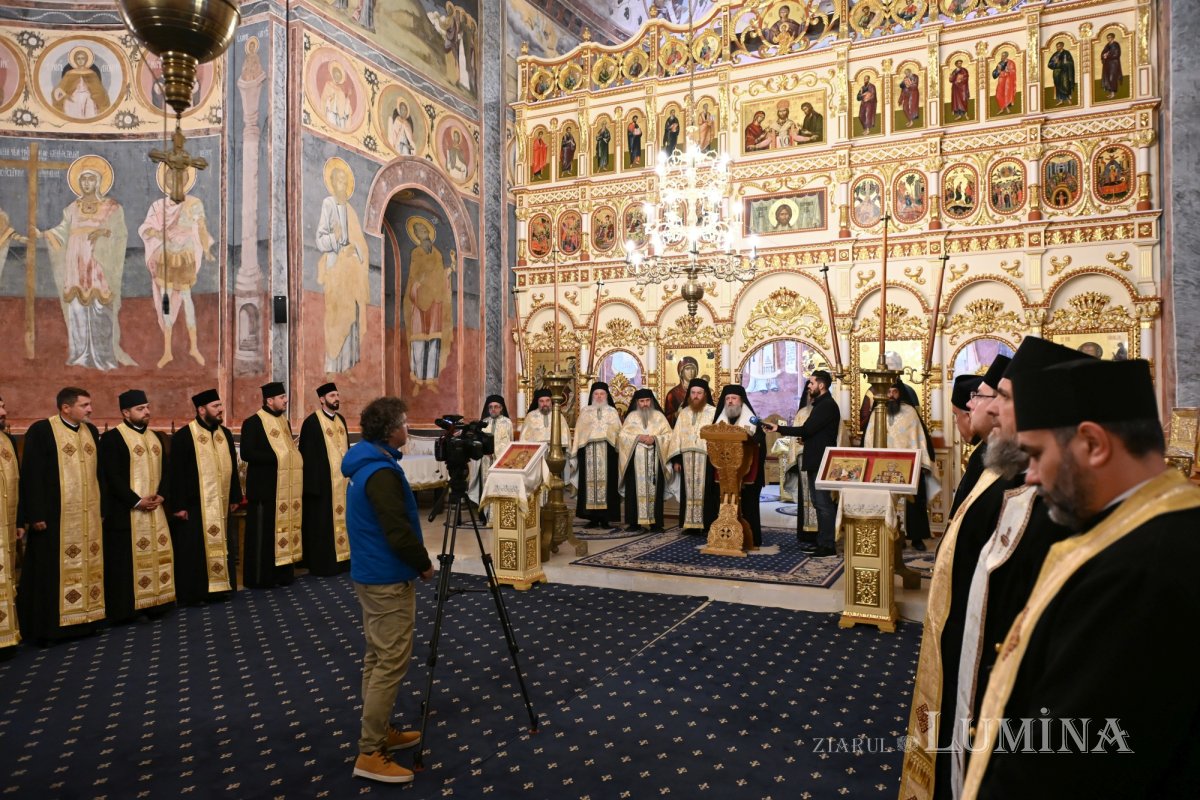 Primirea cinstitelor moaște ale Sfântului Preot Dumitru Stăniloae la Mănăstirea Cernica 343367
