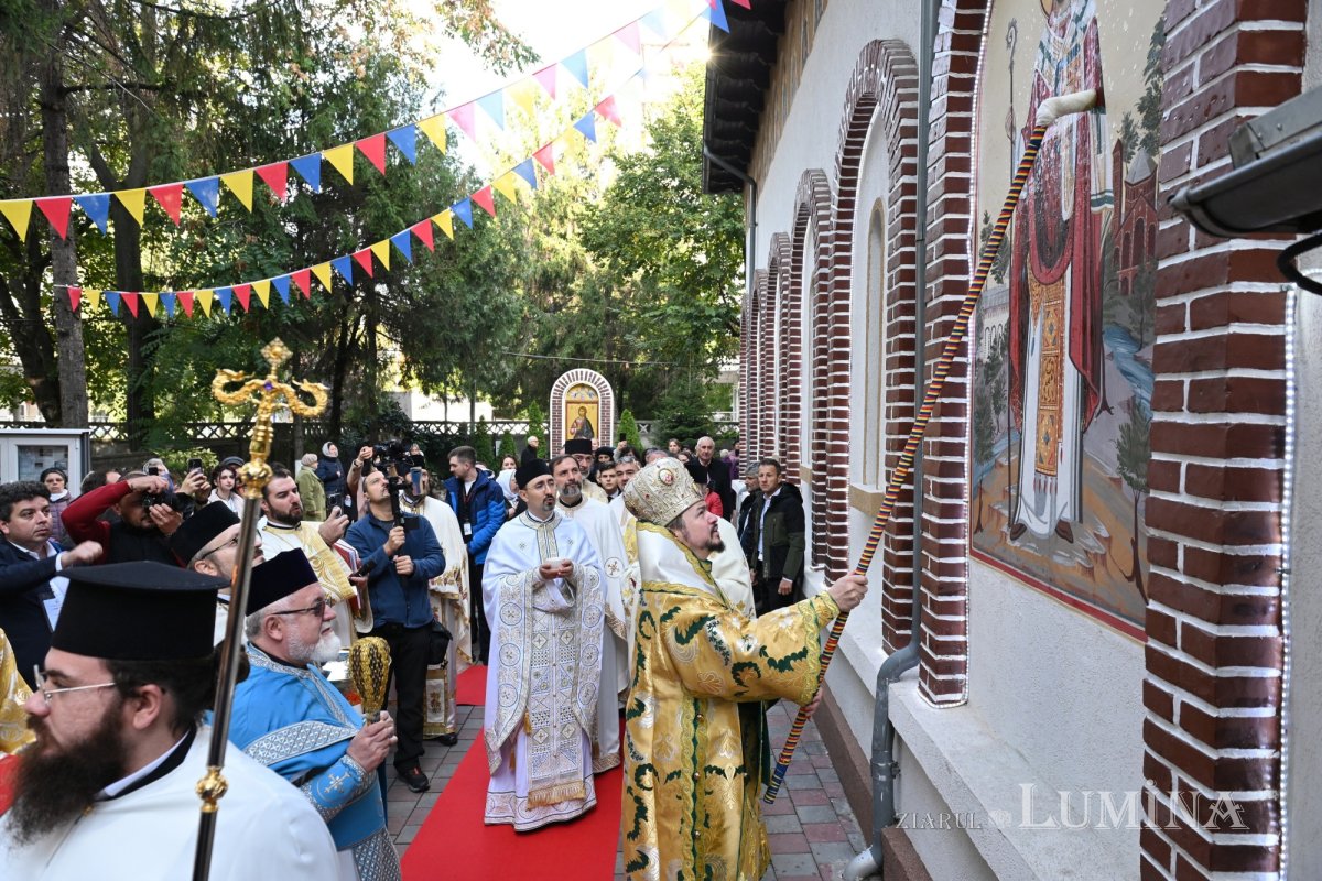 Resfințirea Bisericii Apărătorii Patriei II din Capitală 343462