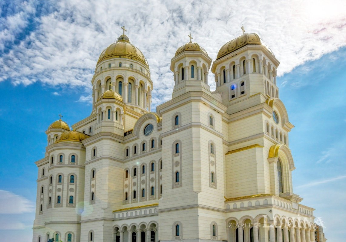 „Și s-a deschis Templul lui Dumnezeu, cel din cer...” 343257