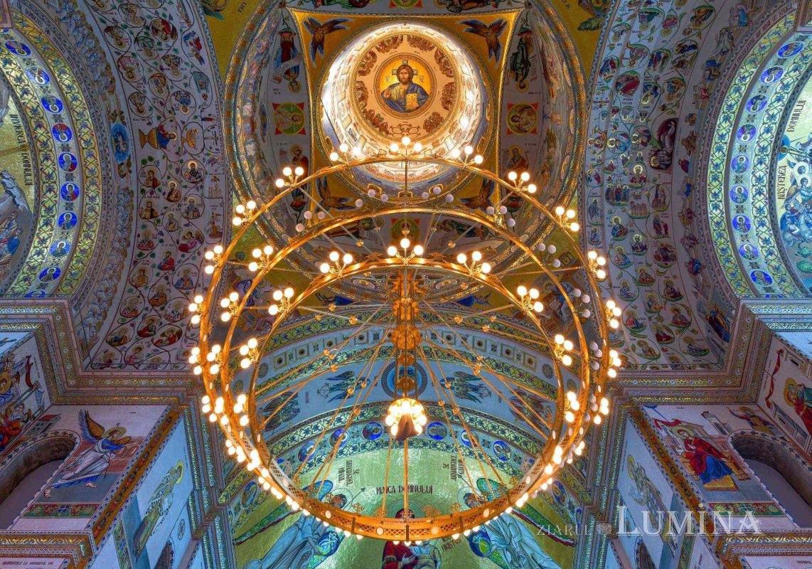 „Și s-a deschis Templul lui Dumnezeu, cel din cer...” 343260