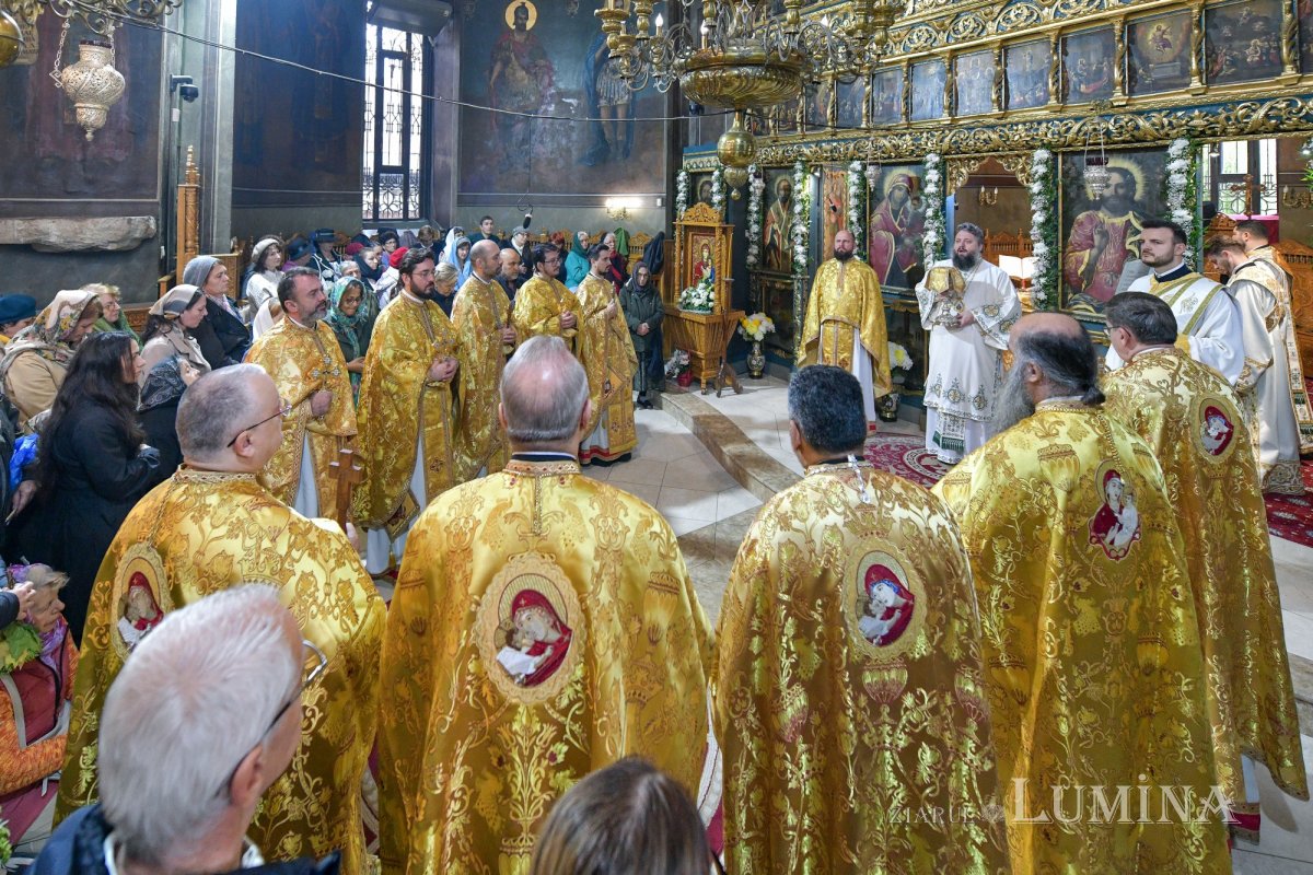 Hramul de toamnă al Bisericii Domnești din București  344605