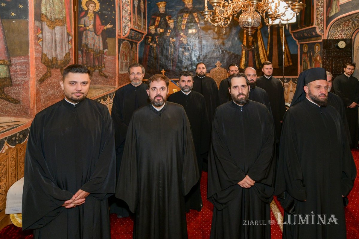 Promovări în rang pentru ostenitori din Administrația bisericească 344966