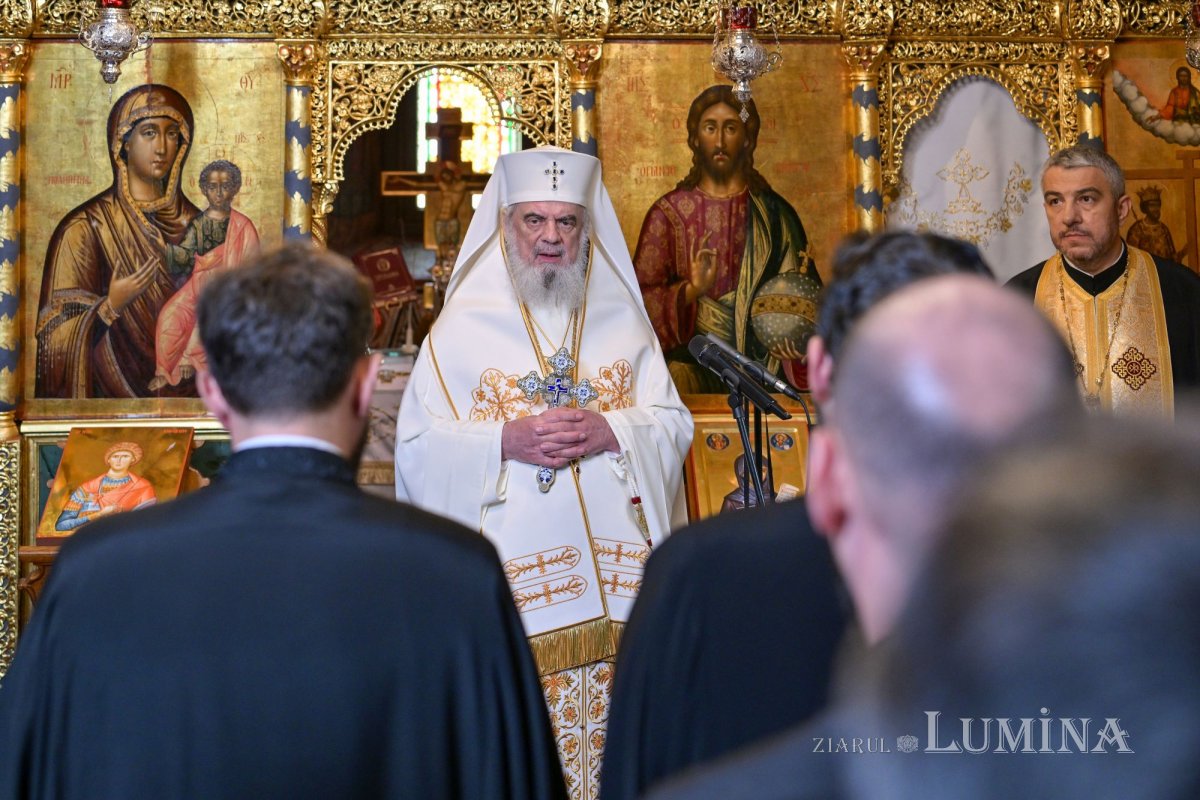 Promovări în rang pentru ostenitori din Administrația bisericească 344971