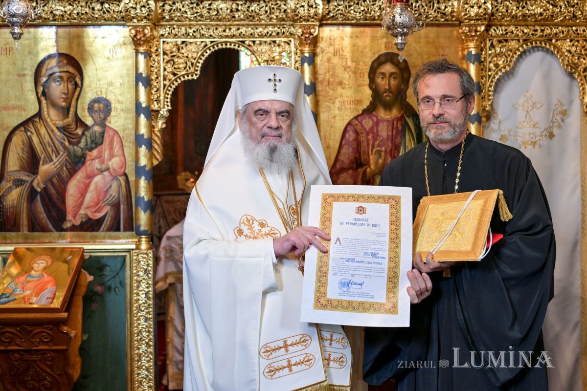 Promovări în rang pentru ostenitori din Administrația bisericească 344979