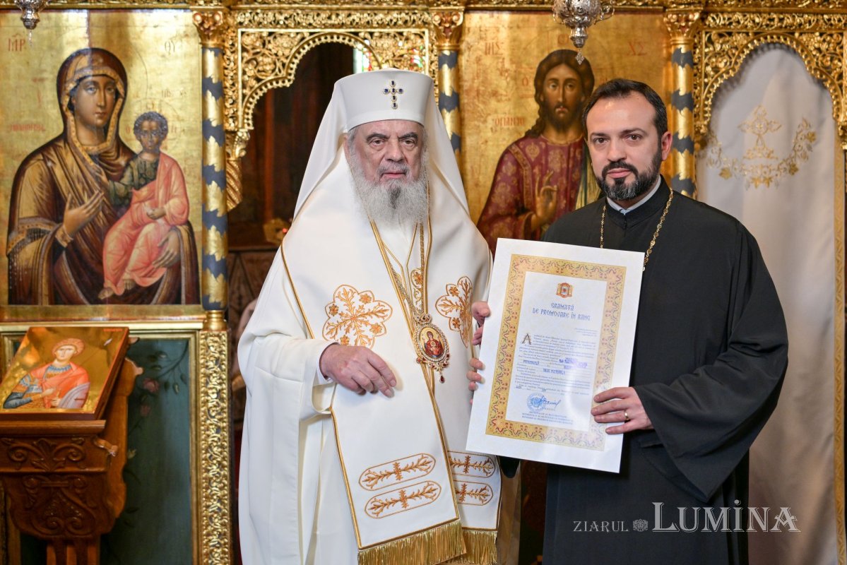 Promovări în rang pentru ostenitori din Administrația bisericească 344981