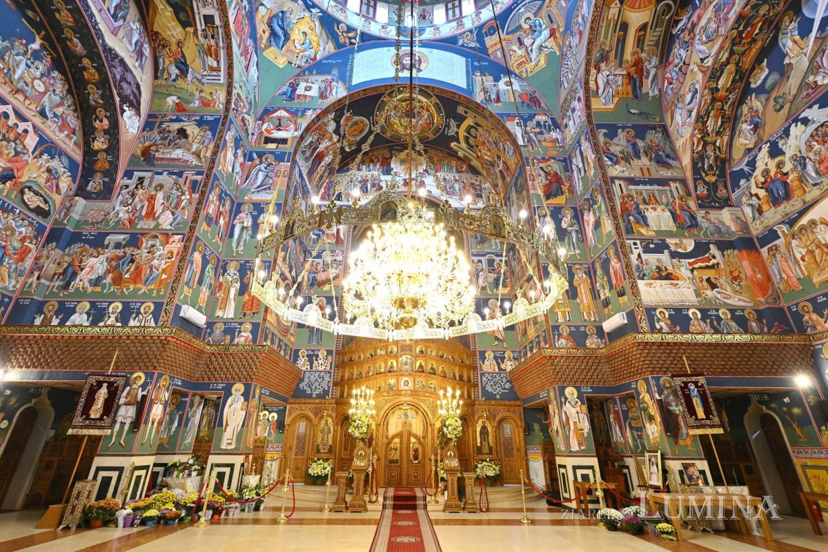 Sclipirile Luminii: Parohia „Sfânta Vineri”- Drumul Taberei, Bucureşti 344840