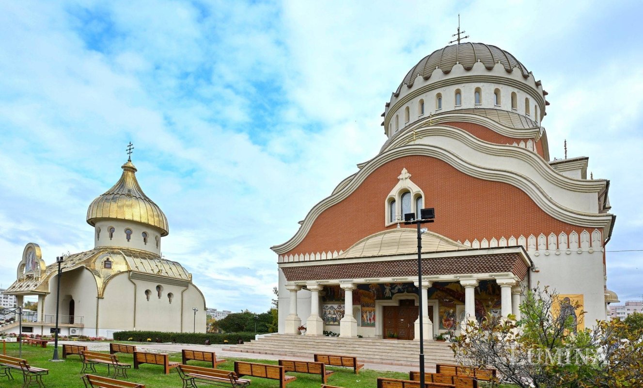 Sclipirile Luminii: Parohia „Sfânta Vineri”- Drumul Taberei, Bucureşti 344861