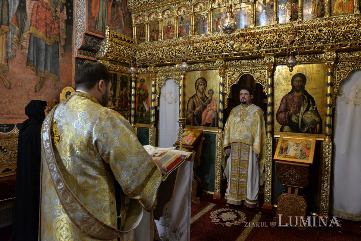 „Mântuitorul Iisus Hristos aduce mamei îndoliate bucuria învierii fiului ei” 345051