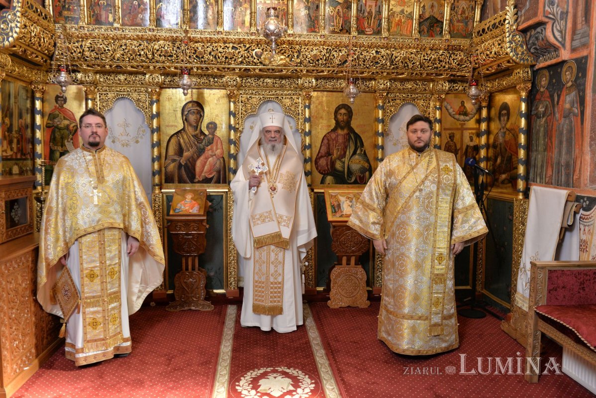 „Mântuitorul Iisus Hristos aduce mamei îndoliate bucuria învierii fiului ei” 345054