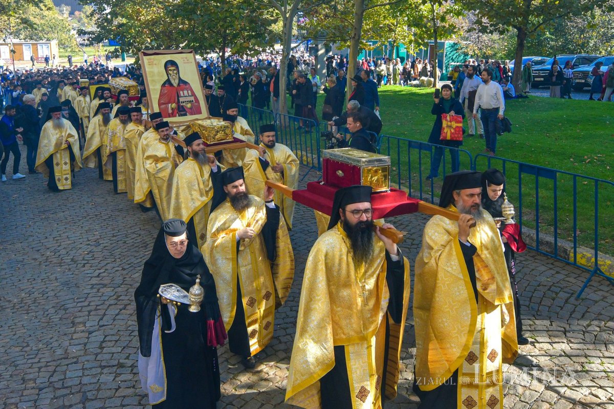 Îmbrățișarea sfinților pe Dealul Patriarhiei 345508