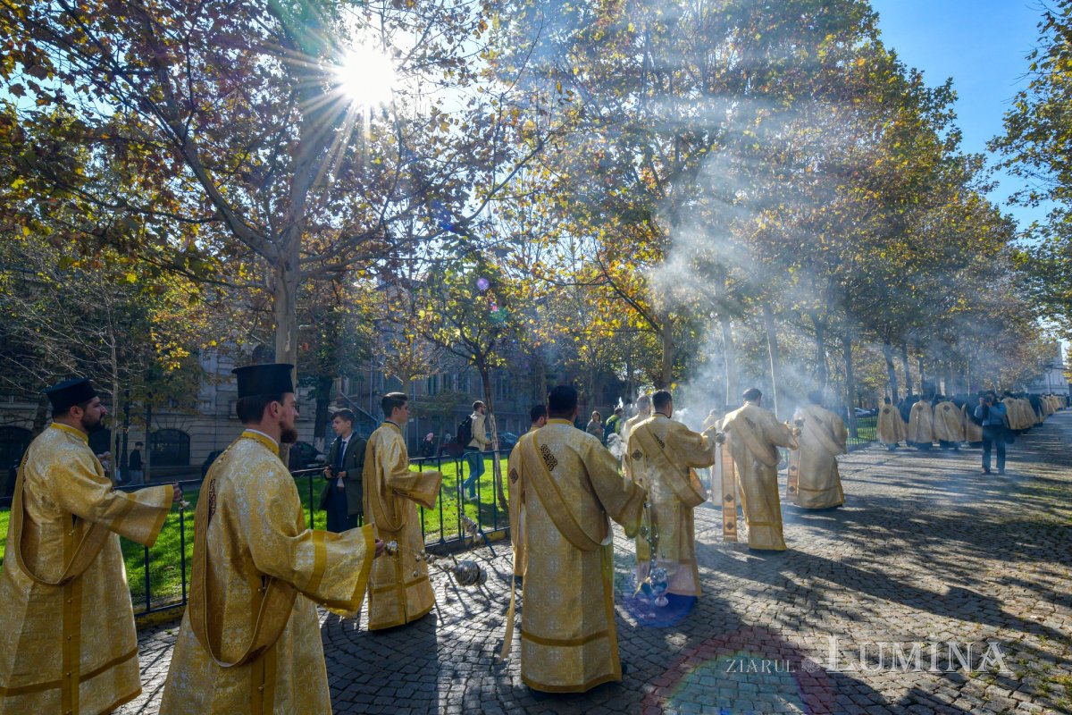 Îmbrățișarea sfinților pe Dealul Patriarhiei 345509