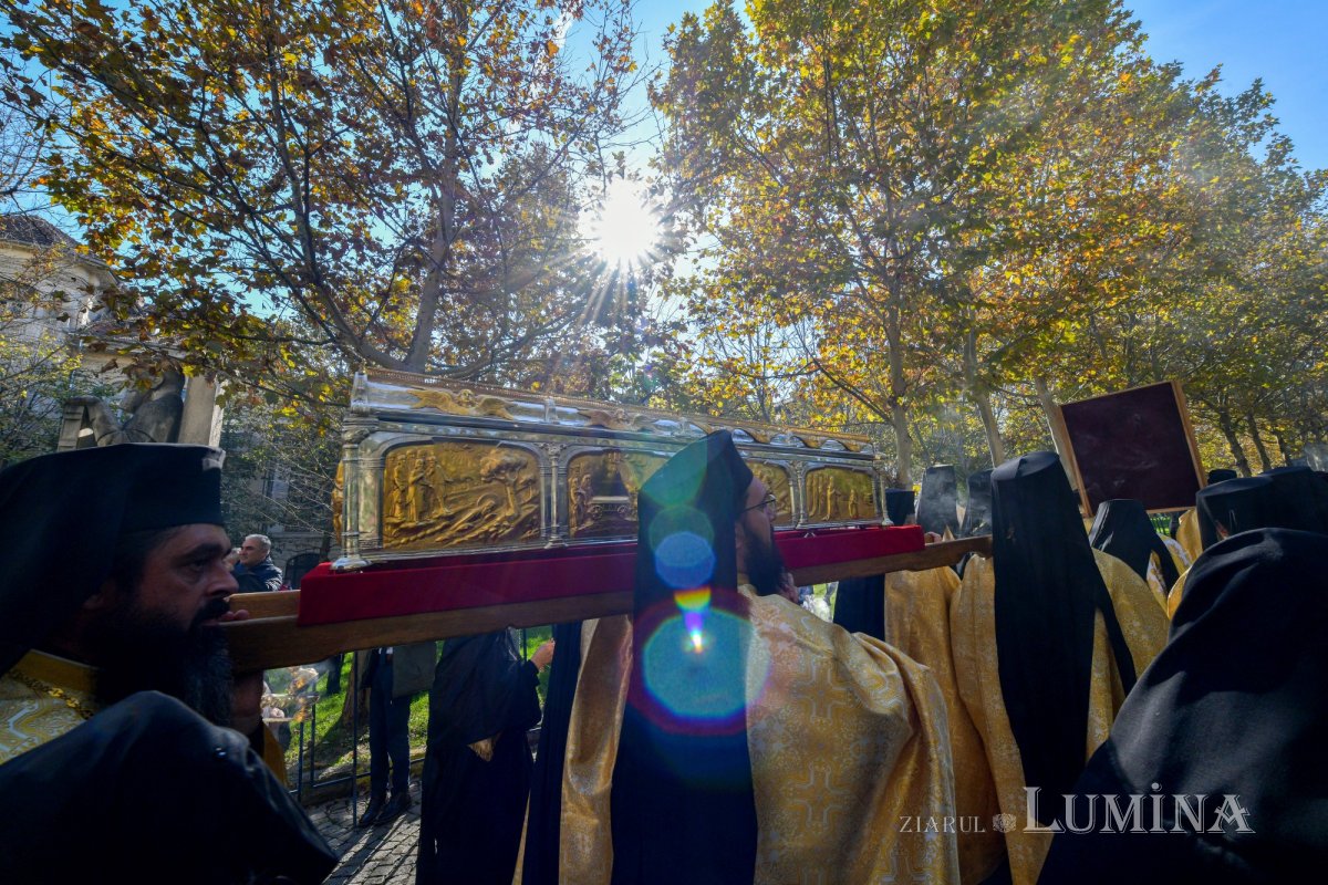 Îmbrățișarea sfinților pe Dealul Patriarhiei 345510