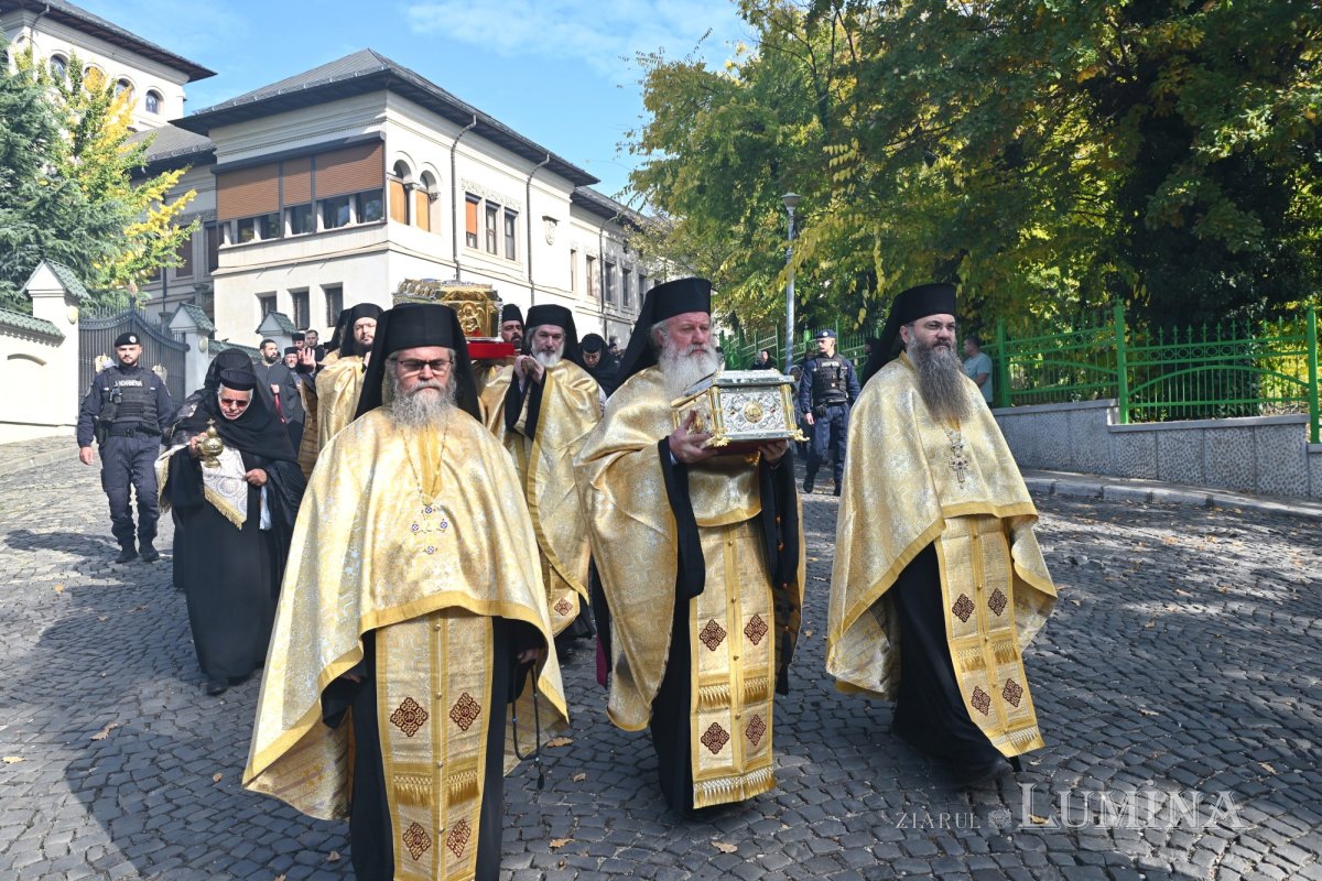 Îmbrățișarea sfinților pe Dealul Patriarhiei 345528