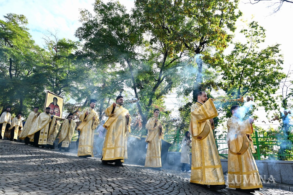 Îmbrățișarea sfinților pe Dealul Patriarhiei 345529