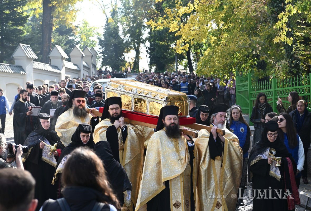 Îmbrățișarea sfinților pe Dealul Patriarhiei 345531