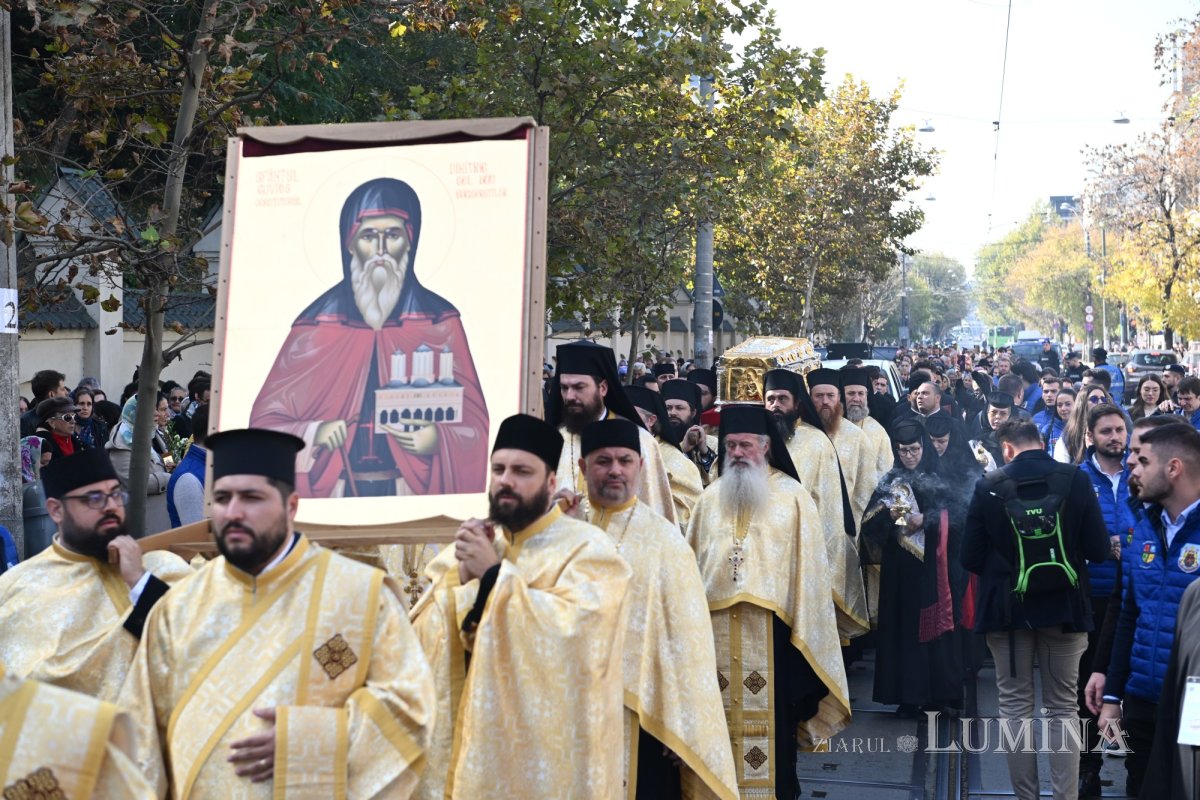 Îmbrățișarea sfinților pe Dealul Patriarhiei 345533