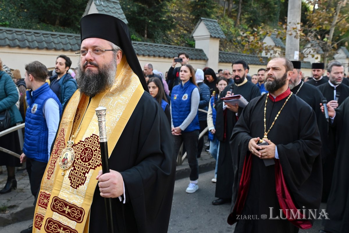 Îmbrățișarea sfinților pe Dealul Patriarhiei 345534