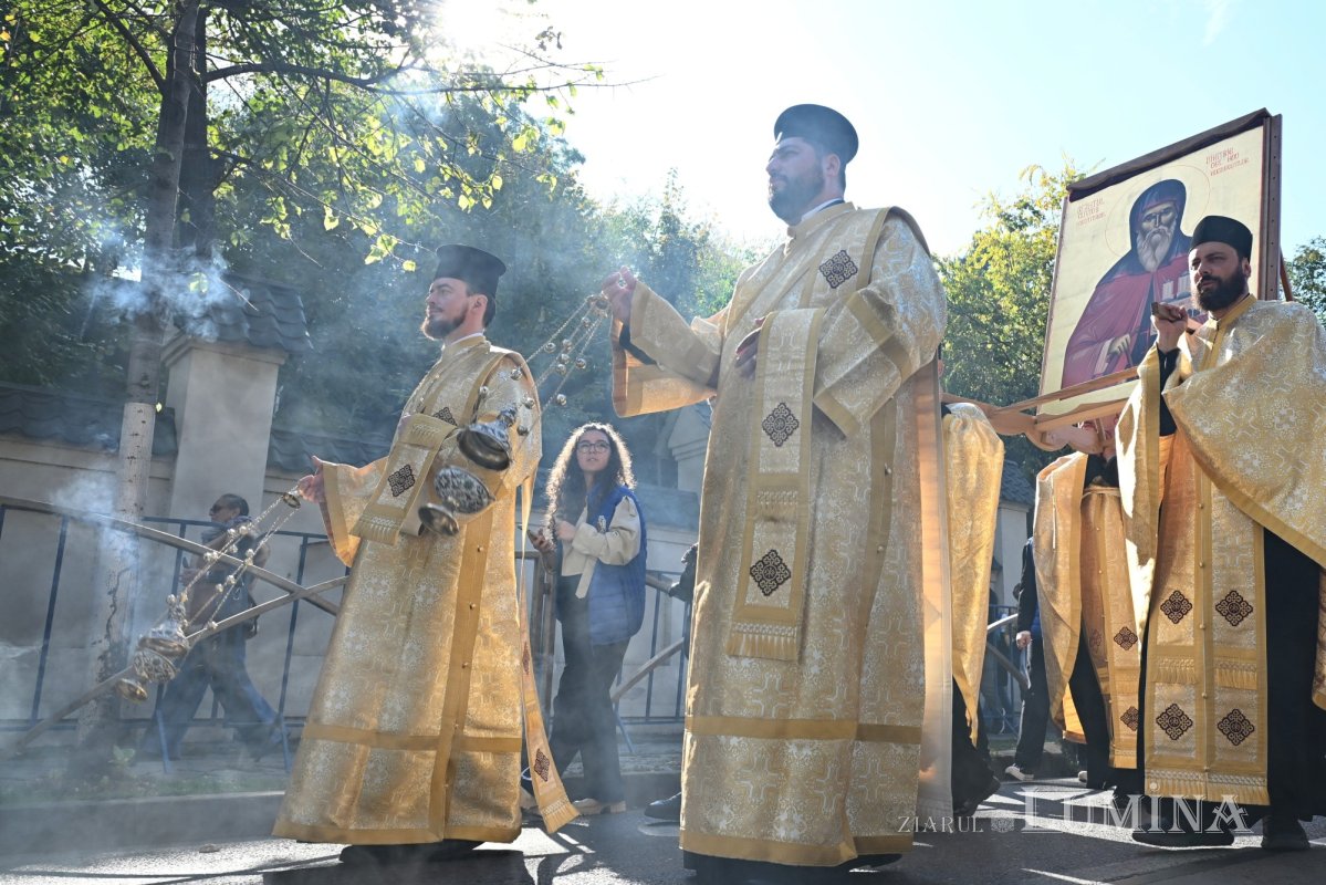 Îmbrățișarea sfinților pe Dealul Patriarhiei 345536