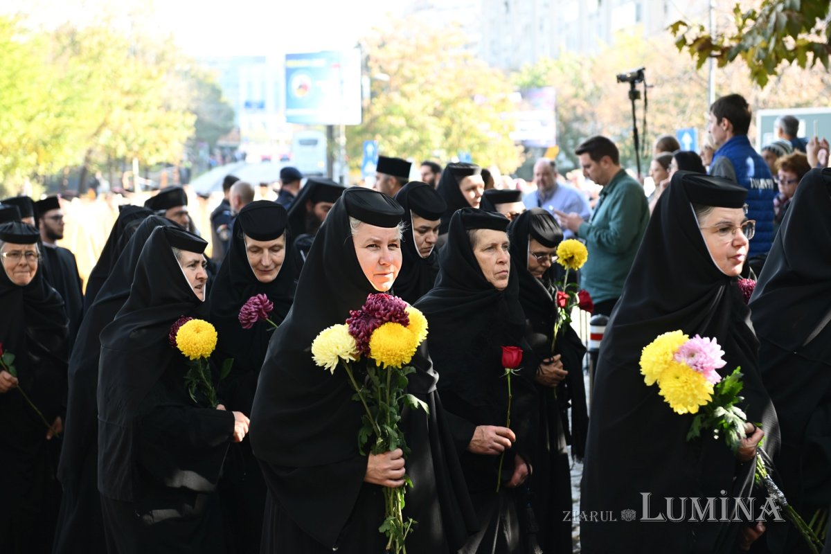 Îmbrățișarea sfinților pe Dealul Patriarhiei 345539