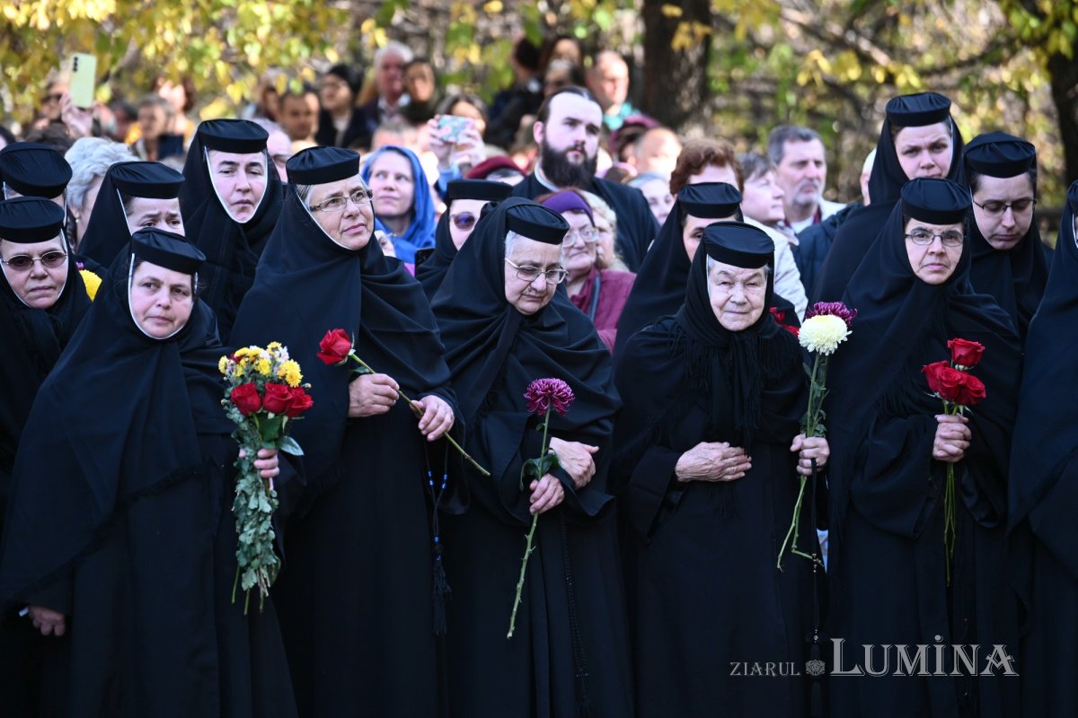 Îmbrățișarea sfinților pe Dealul Patriarhiei 345548